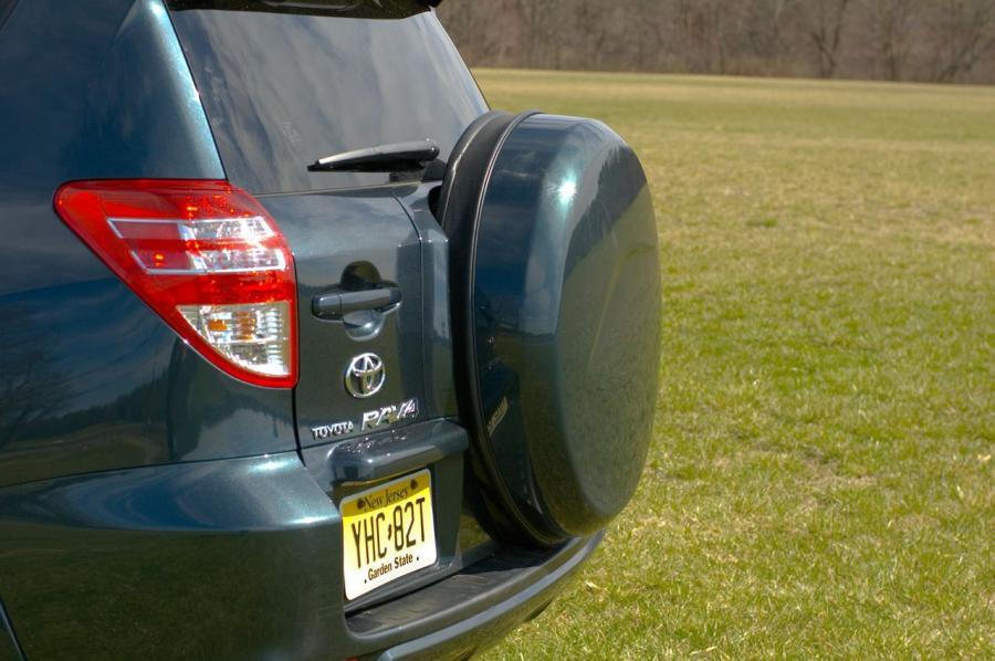  Toyota RAV4 Sport 2009 года  (фото 9 из 49)